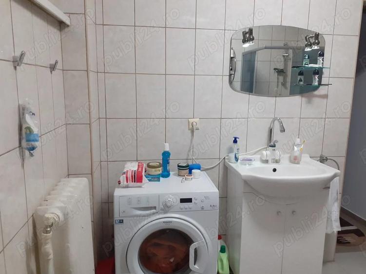 Vanzare Casa din caramida, supr. totala este de 387.mp., supr. const.121mp., str. Garii cu M. Bravu - 2