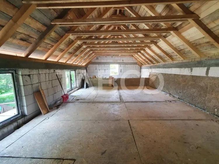 Casa de vanzare cu 6 camere in drumul spre Paltinis bonus inca o casa - 9