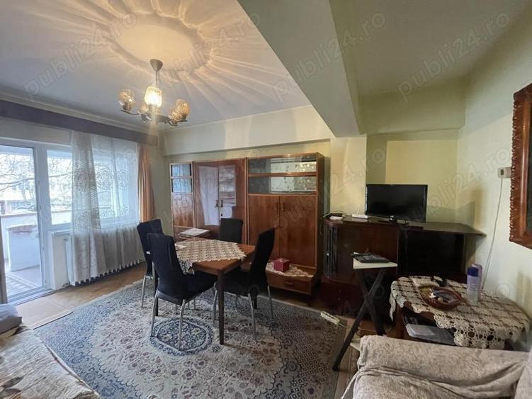 Traian, zona Ursus,2 camere decomandat,etaj 1,mobilat si utilat clasic,2, bai, balcon mare,250 euro - 2