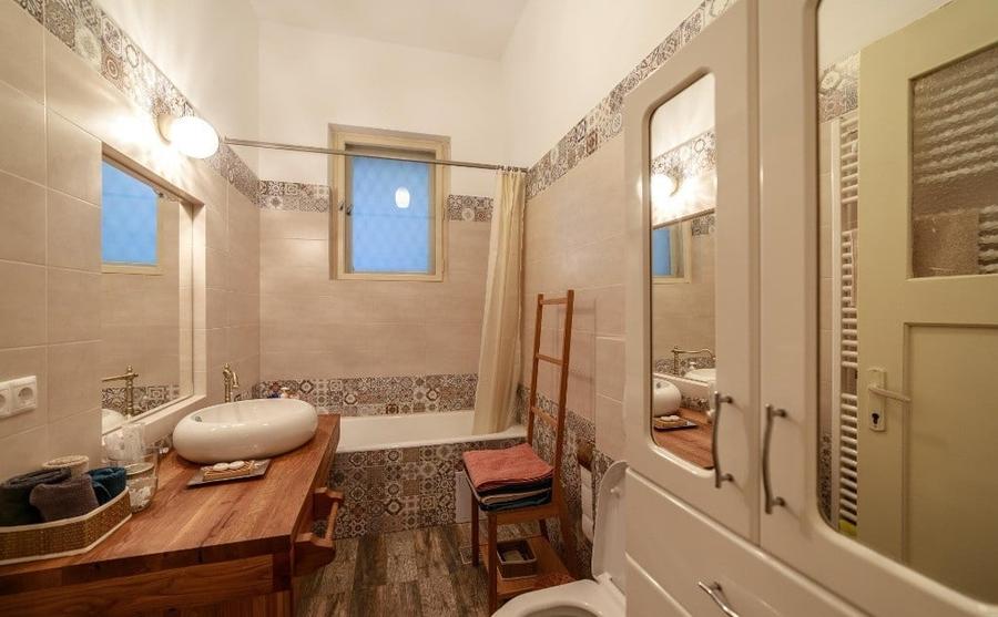 Apartament cu 4 camere, suprafata de 135 mp, garaj si beci in inima orasului - 14