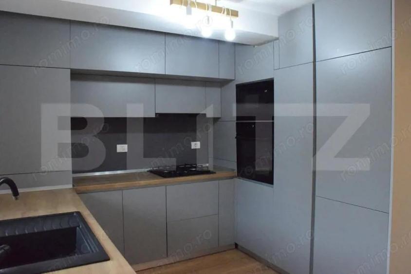 Apartament cu 5 camere, 3 bai, curte situat in vila, zona Tractorul - 17