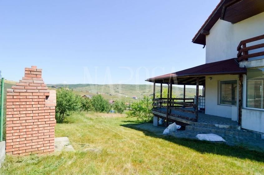 Casa 5 camere de vanzare in Campenesti - 1