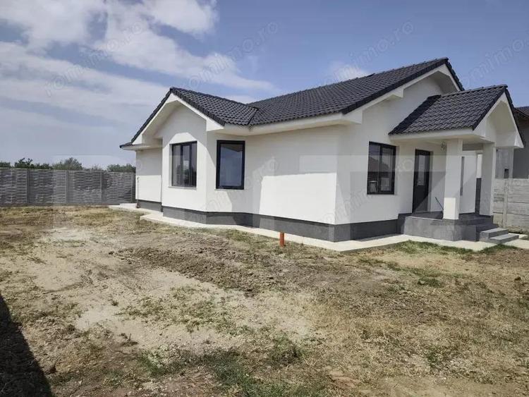 Casa finisata la cheie racordata la toate utilitatile 120 mp utili in Santandrei - 17