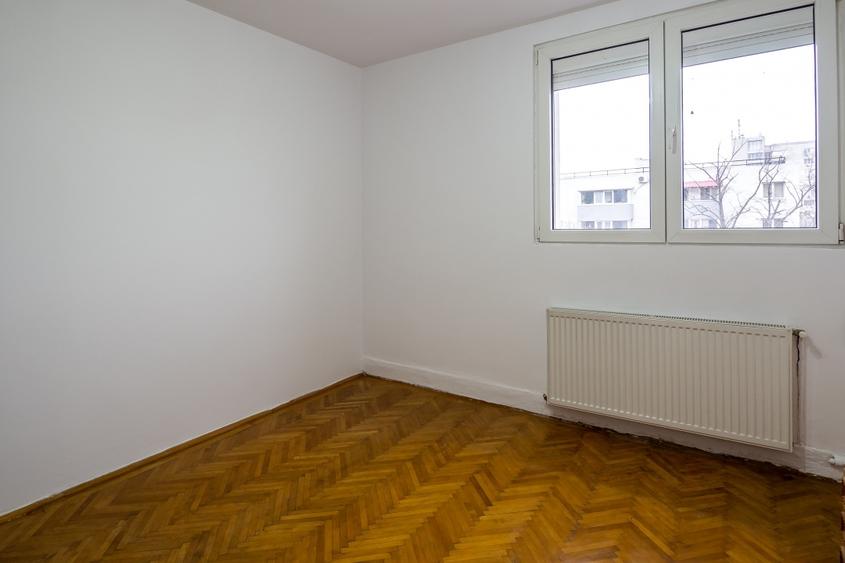 Titan, parcul IOR, Bloc H, decomandat, centrala, vedere la ,,padure - 2