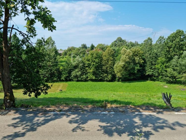 Teren intravilan 28ari, Rus - 1