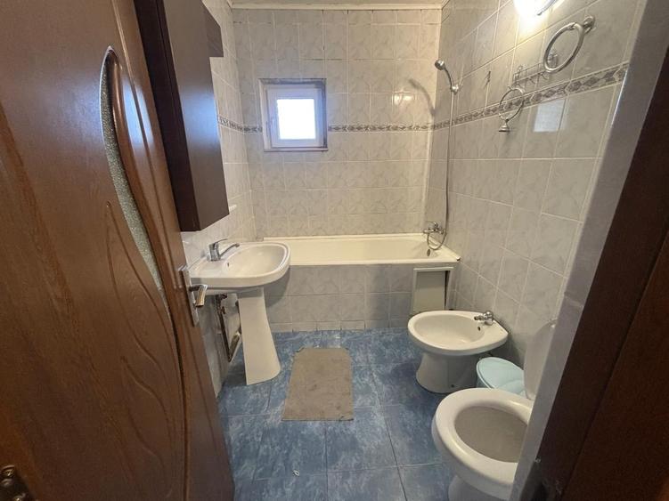 Apartament 4 camere Tg. Cucu - 7