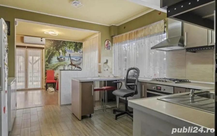 Casa de vanzare P+E spatioasa si luminoasa - 1