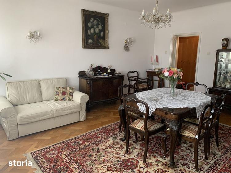 Apartament cu 3 camere decomandat, mobilat în Gruia