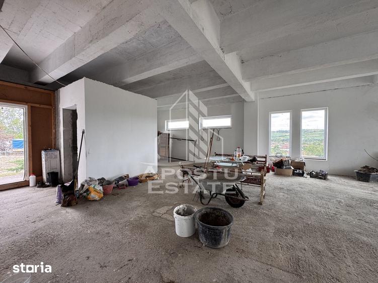 Casă cu 7 camere cu Teren 1080 Mp în Peștișu Mare