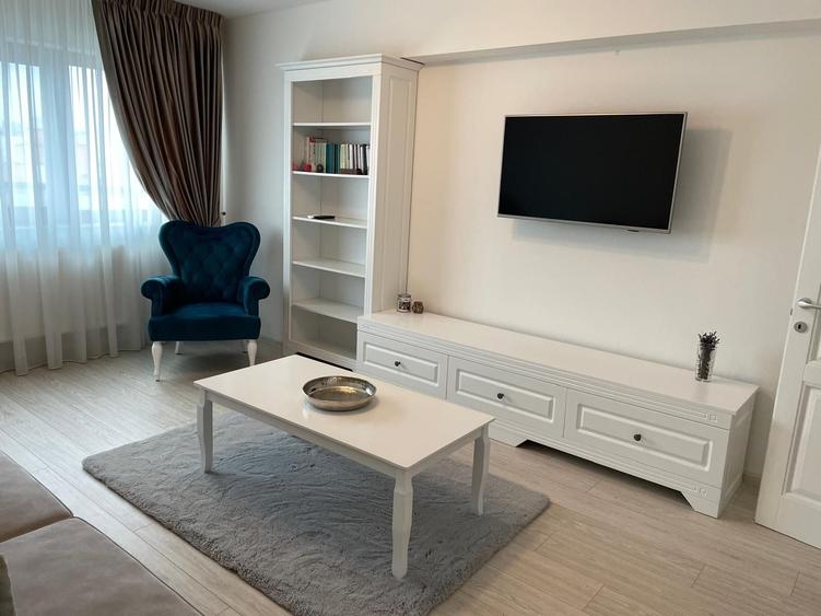 Apartament cu 2 camere decomandat în Periferie