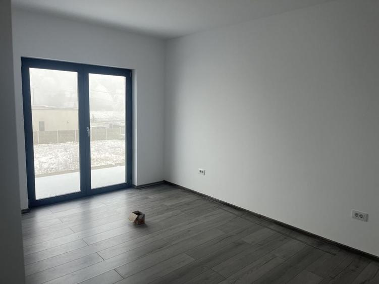 Sacalaz individuala P+E,Terasa,balcon,2 bai,5 camere,2 F.s - 16