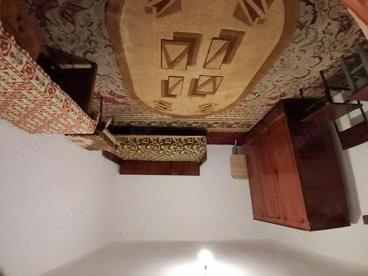 Inchiriez 3 camere -Casa- pe termen lung - 2