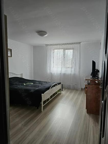 Casa de vanzare - 3 dormitoare, salon spa?ios, anexa ?i teren generos - 648 mp - 2