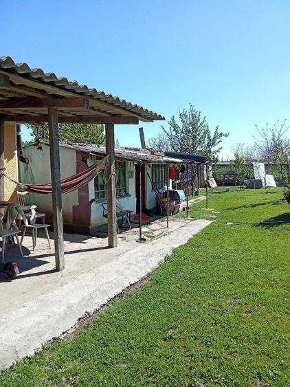 casa de vanzare in Mo?neni, com.23 August - 10