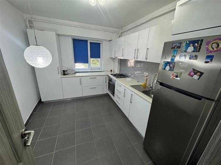 Ap 3 cam, etaj 1, 2 balcoane,parcare proprie, zona centrala - Pompieri - 3