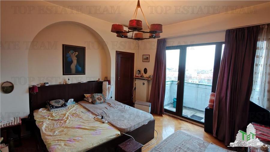 Apartament de 3 camere ultracentral, 2 intrari, lift cu acces privat, pod pentru - 11