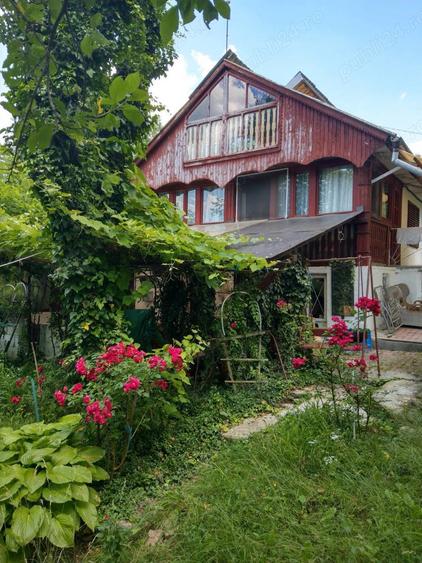 Casa de vacanta pe deal, D+P+M cu 8400 mp, teren - 5
