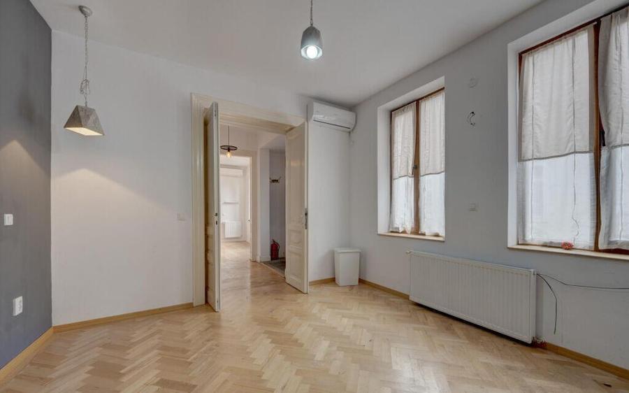 In Cartierul Evreiesc, casa 3 camere pivnita si mansarda - 6