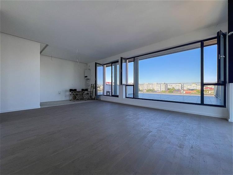 Penthouse cu 2 camere decomandat în Timpuri Noi