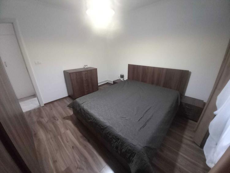 Inchiriez apartament, 2 camere, decomandat, etaj 1, zona soarelui - 4