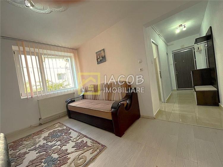 Parter inalt, str. Oituz 65, Bacau, 2 camere - 20