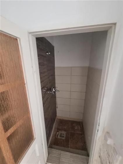 Apartament de 62 mp , parte din casa, cu intrare separata, posibil spatiu comerc - 7