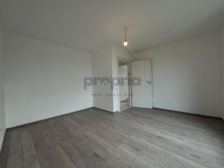 Casa de vanzare | 5 camere • 3 bai • 415 mp teren | Harman - 15