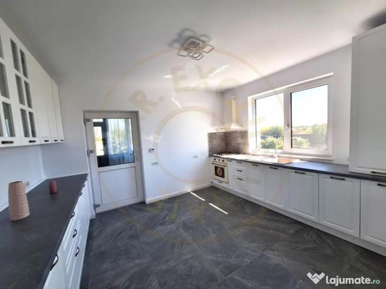 Casa noua Catanele-confort, elegan?a, acces rapid catre - 5