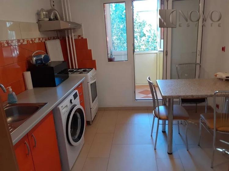Apartament cu 3 camere decomandat, mobilat în Ștefan cel Mare