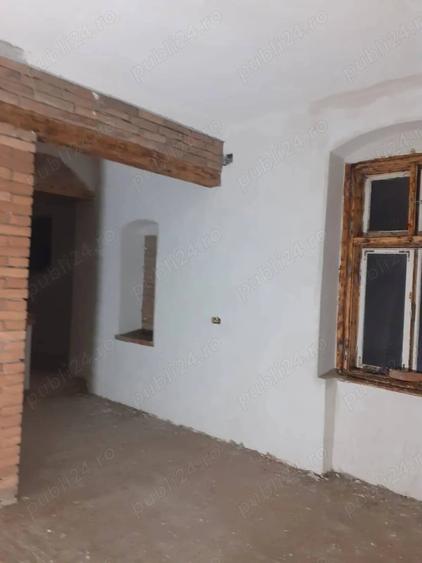 Casă cu 4 camere cu Teren 1439 Mp în Teremia Mare