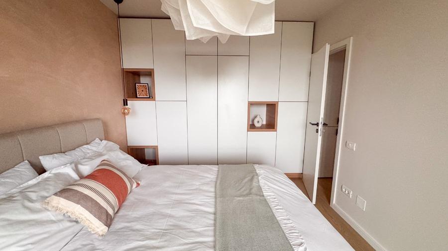 Apartament cu 2 camere semidecomandat, mobilat în Tineretului