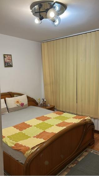 Apartament cu 3 camere decomandat în Sud