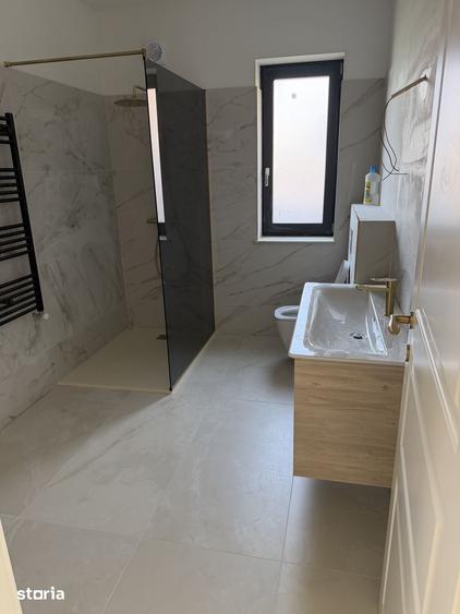 Casă cu 5 camere cu Teren 500 Mp în Bod