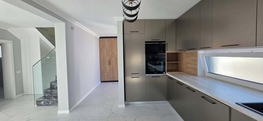 Duplex cu 3 camere cu Canalizare în Periferie