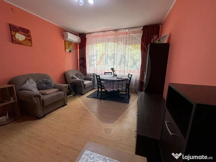 Apartament cu 3 camere decomandat în 1 Decembrie 1918