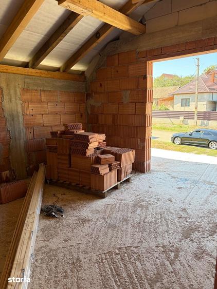 Casă cu 4 camere cu Teren 1400 Mp în Apahida