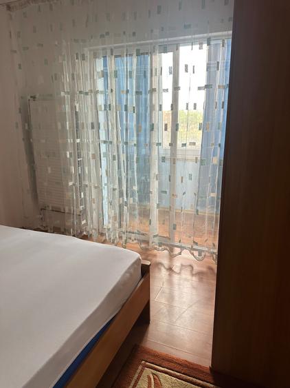 Apartament cu 3 camere decomandat în Mihai Bravu