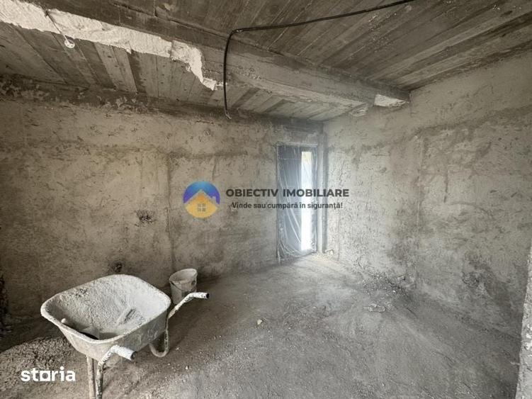 Casă cu 4 camere cu Teren 953 Mp în Girov