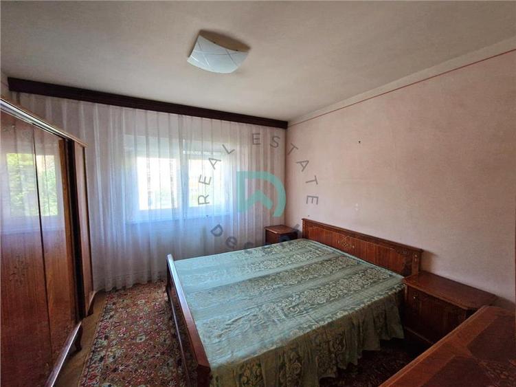Apartament cu 3 camere decomandat, mobilat în Tractorul