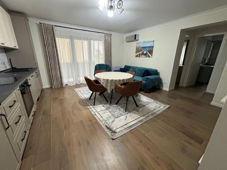 Apartament cu 3 camere decomandat, mobilat în Central