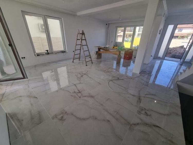 Casă individuală cu 6 camere cu Teren 350 Mp în Cetate