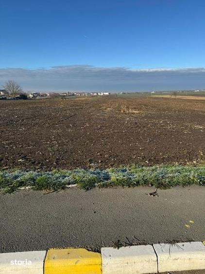 Teren de 5000 mp, în Valu lui Traian