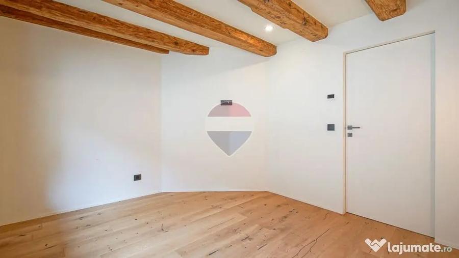 Apartament cu 3 camere decomandat în Centrul Istoric