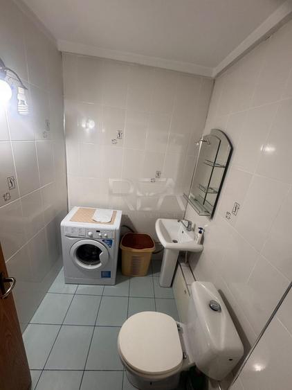 Apartament cu 3 camere semidecomandat, mobilat în Rahova