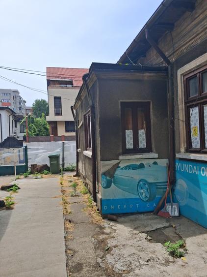 Casă individuală cu 5 camere cu Canalizare în 1 Mai