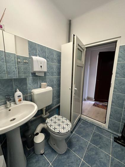 Apartament cu 2 camere semidecomandat, mobilat în Vitan