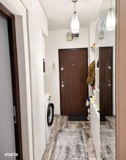 Apartament cu 2 camere semidecomandat în Calea București