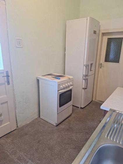 Casă cu 2 camere cu Teren 50 Mp în Drăgășani