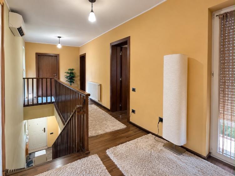 Duplex cu 4 camere cu Teren 325 Mp în Moșnița Nouă