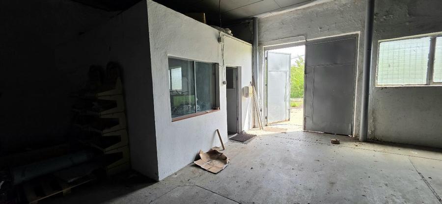 Spațiu industrial, de 200 mp, în Est